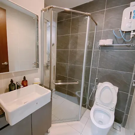 Seafront Country Garden Danga Bay By Lions Bay Apartment Johor Bahru Room photo