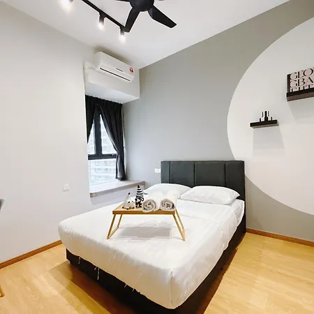 Seafront Country Garden Danga Bay By Lions Bay Apartment Johor Bahru Room photo