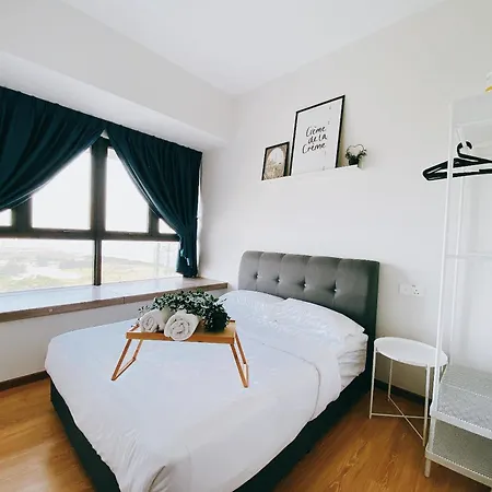 Seafront Country Garden Danga Bay By Lions Bay Apartment Johor Bahru Room photo