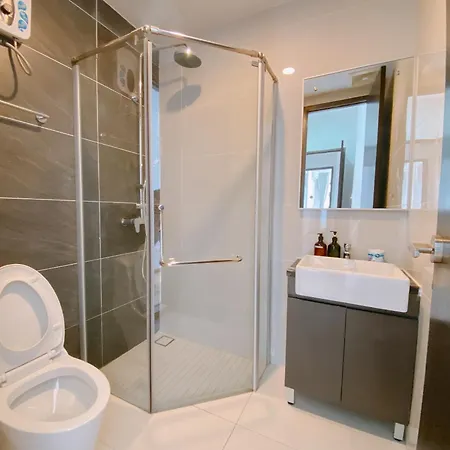 Seafront Country Garden Danga Bay By Lions Bay Apartment Johor Bahru Room photo
