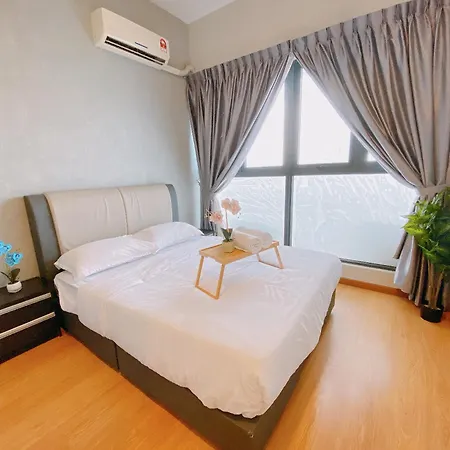 Seafront Country Garden Danga Bay By Lions Bay Apartment Johor Bahru Room photo