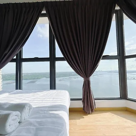 Seafront Country Garden Danga Bay By Lions Bay Apartment Johor Bahru Room photo
