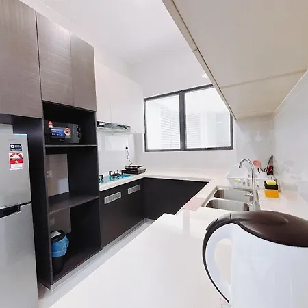 Seafront Country Garden Danga Bay By Lions Bay Apartment Johor Bahru Room photo