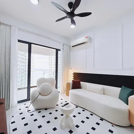 Seafront Country Garden Danga Bay By Lions Bay Apartment Johor Bahru Room photo