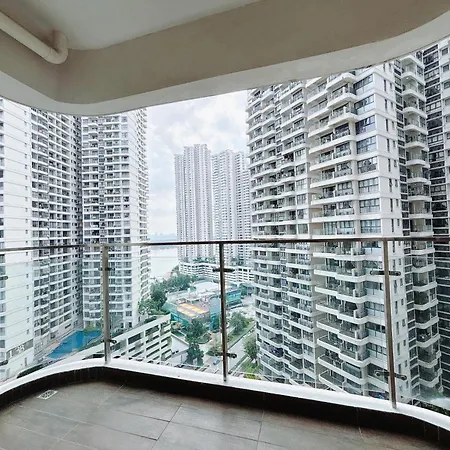 Seafront Country Garden Danga Bay By Lions Bay Apartment Johor Bahru Room photo