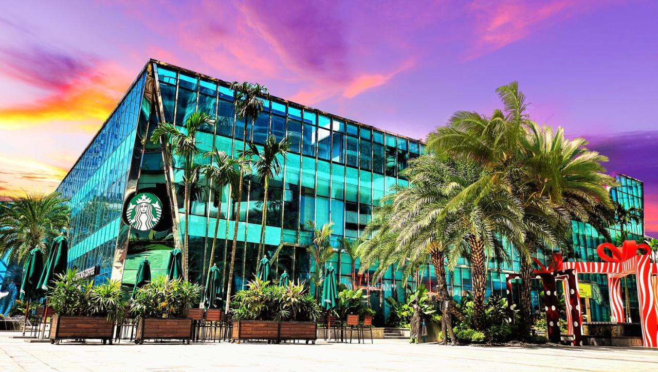 Apartment Seafront Country Garden Danga Bay By Lions Bay