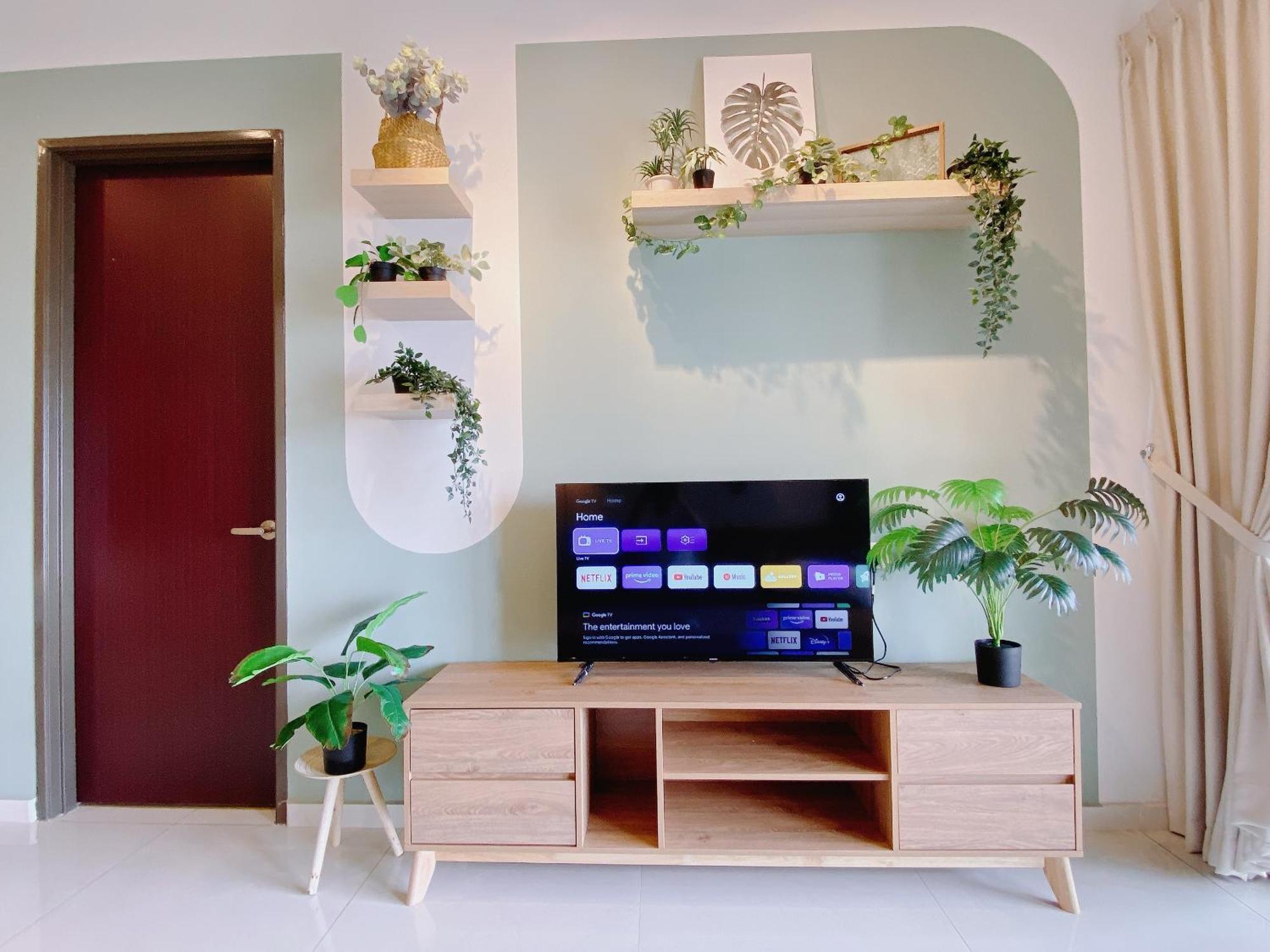Apartment Seafront Country Garden Danga Bay By Lions Bay *