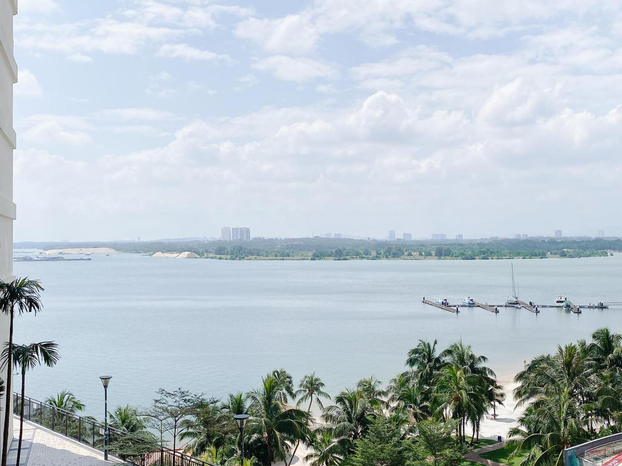 Seafront Country Garden Danga Bay By Lions Bay Apartment Johor Bahru