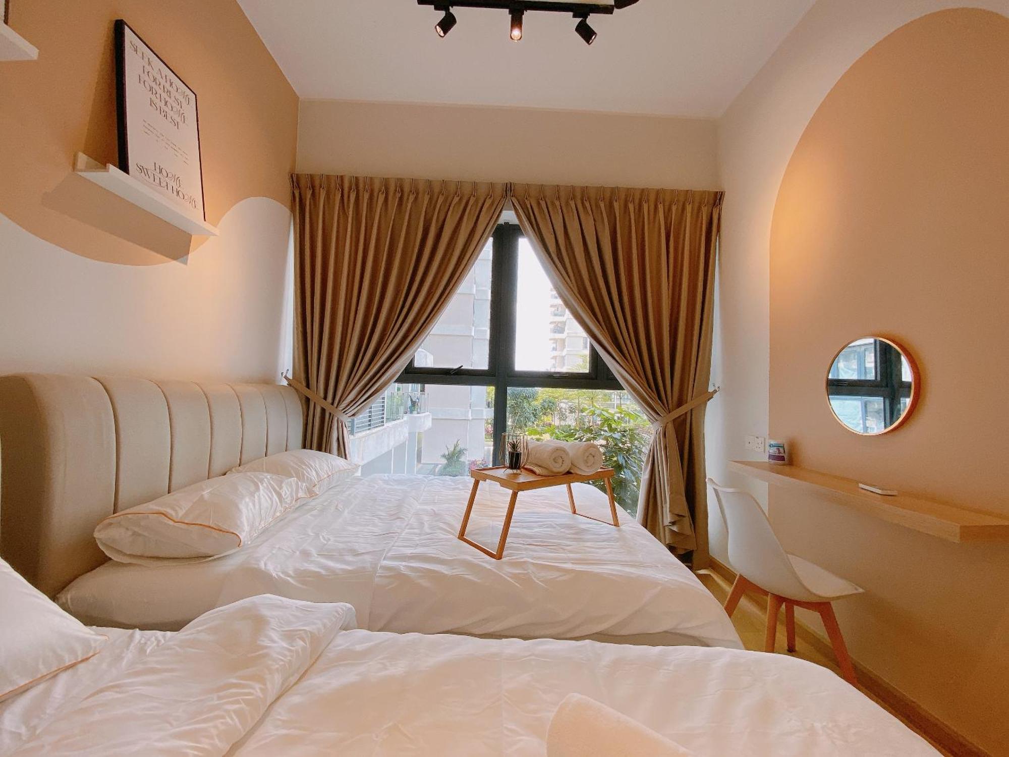 Seafront Country Garden Danga Bay By Lions Bay