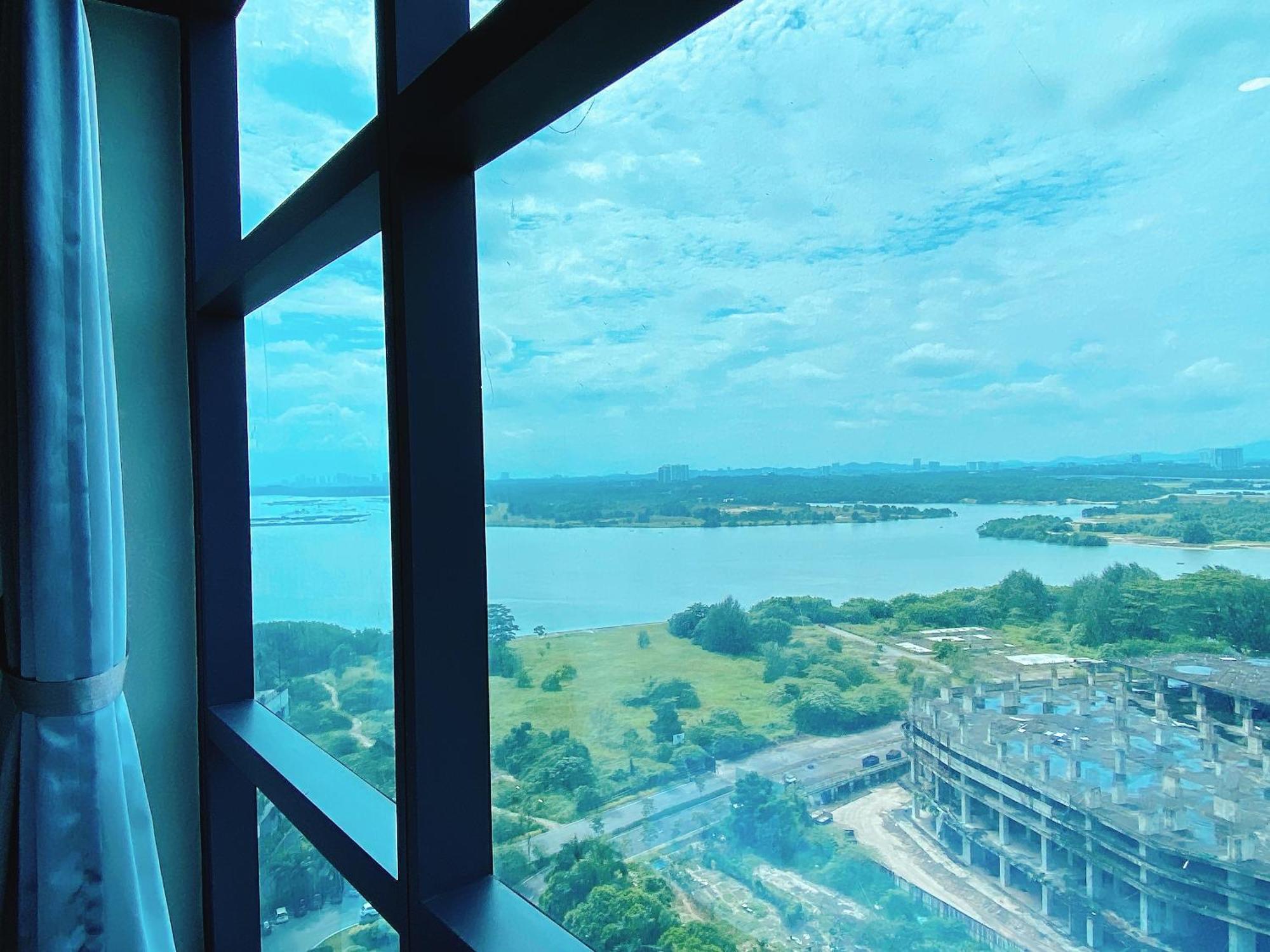 Seafront Country Garden Danga Bay By Lions Bay Apartment