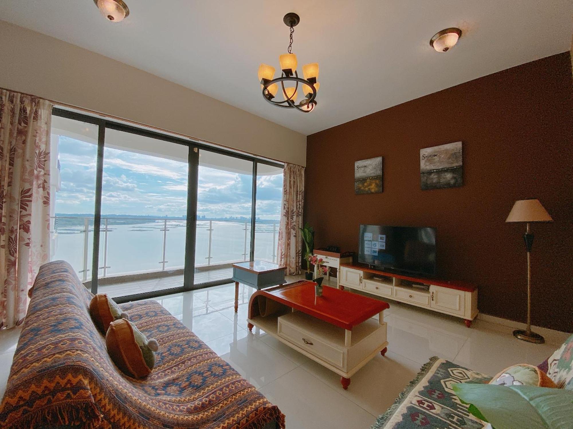 Seafront Country Garden Danga Bay By Lions Bay