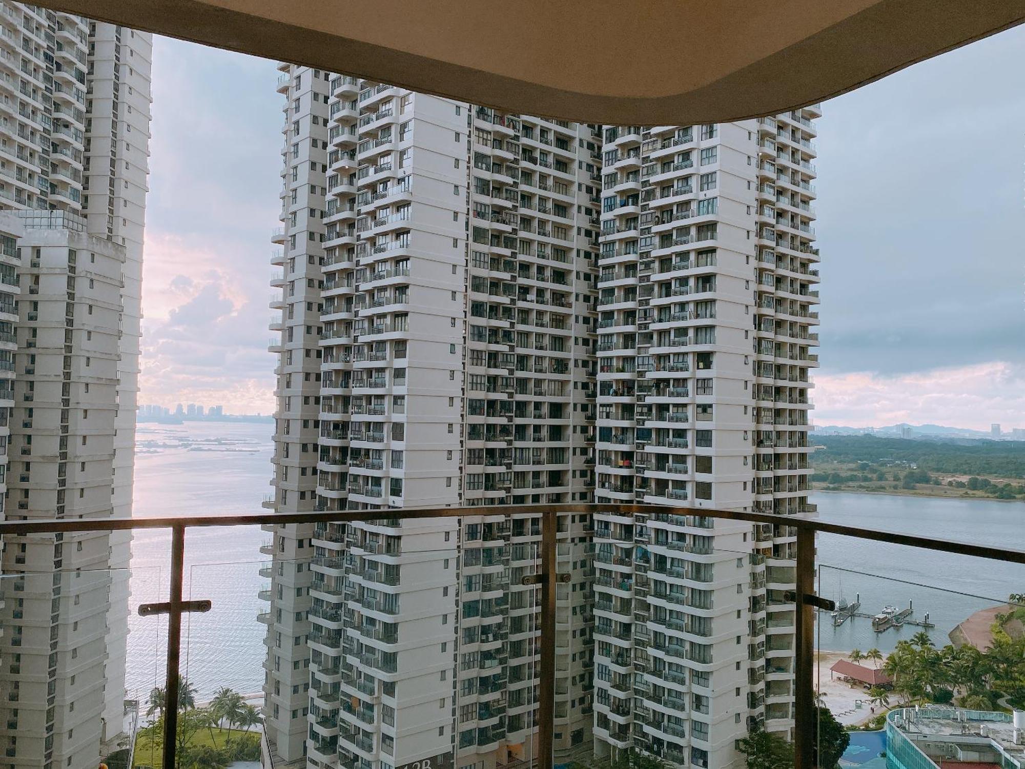 Apartment Seafront Country Garden Danga Bay By Lions Bay Johor Bahru