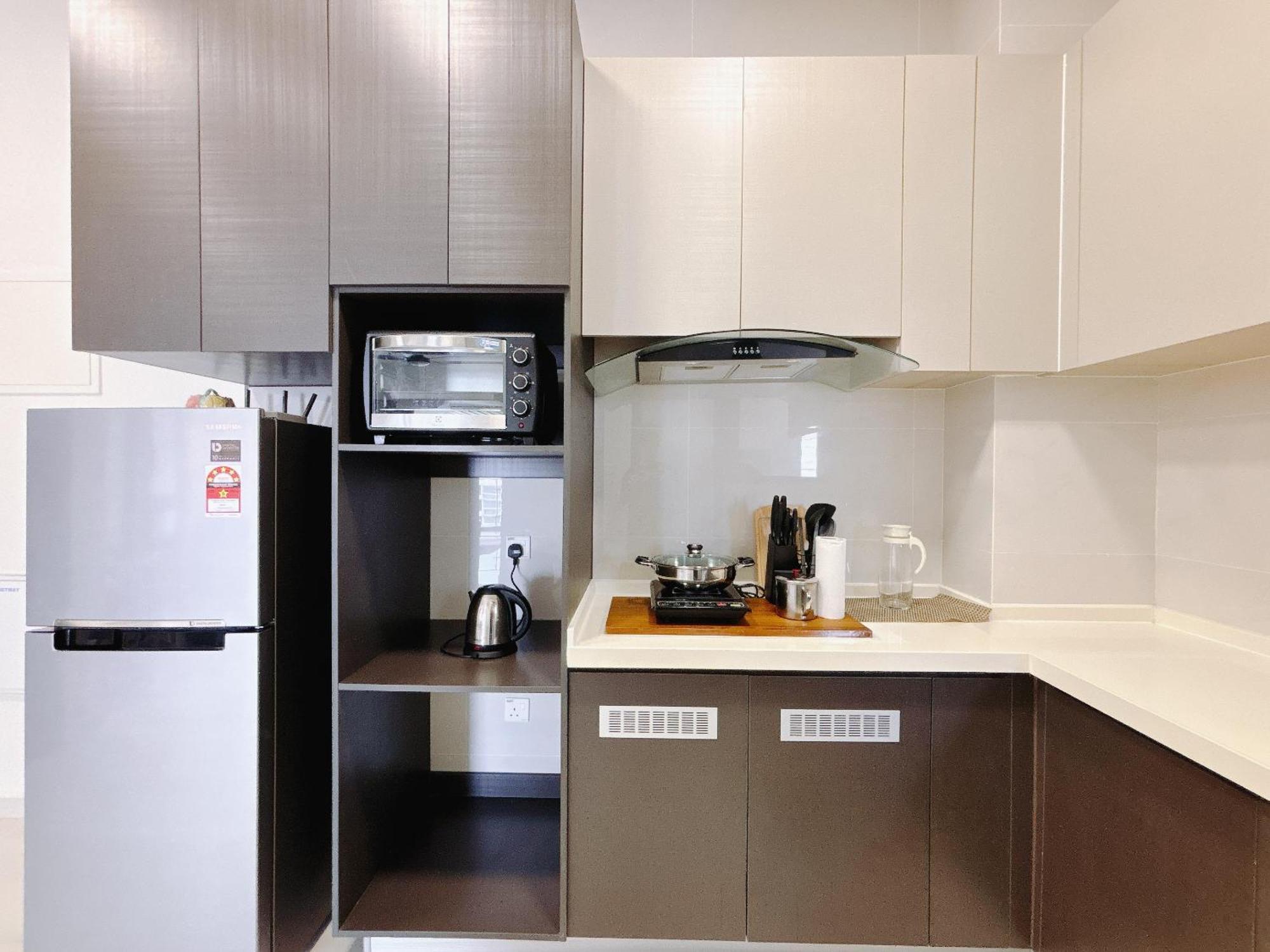 Apartment Seafront Country Garden Danga Bay By Lions Bay *